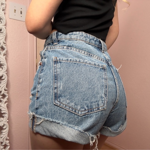 ZARA Mid rise Denim Blue Shorts SZ: 2 - Picture 3 of 5